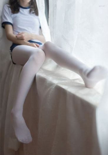 少妇挑战三个黑人惨叫4p国语