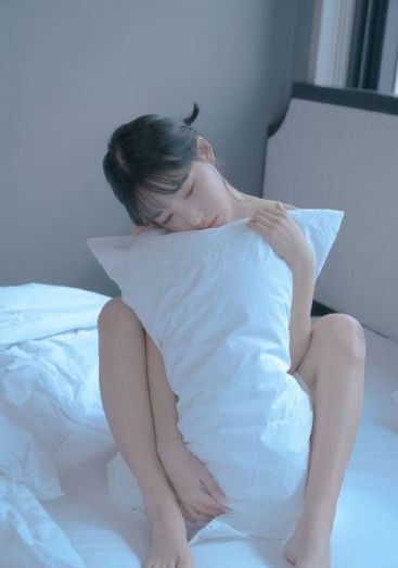 含着她花蒂啃到高潮视频