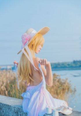 美女光屁屁露全身